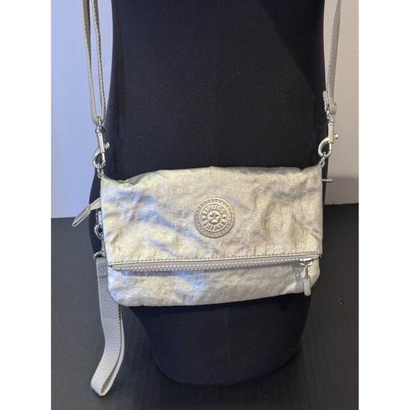Kipling Lynne Convertible Metallic Silver Crossbody Clutch Wristlet Waist Bag - Picture 15 of 16